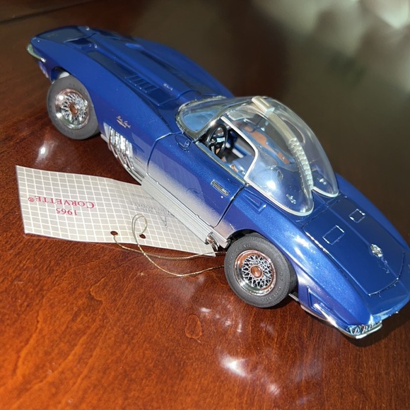 Franklin Mint Precision Models 1965 Corvette Mako Shark - Picture 4 of 9